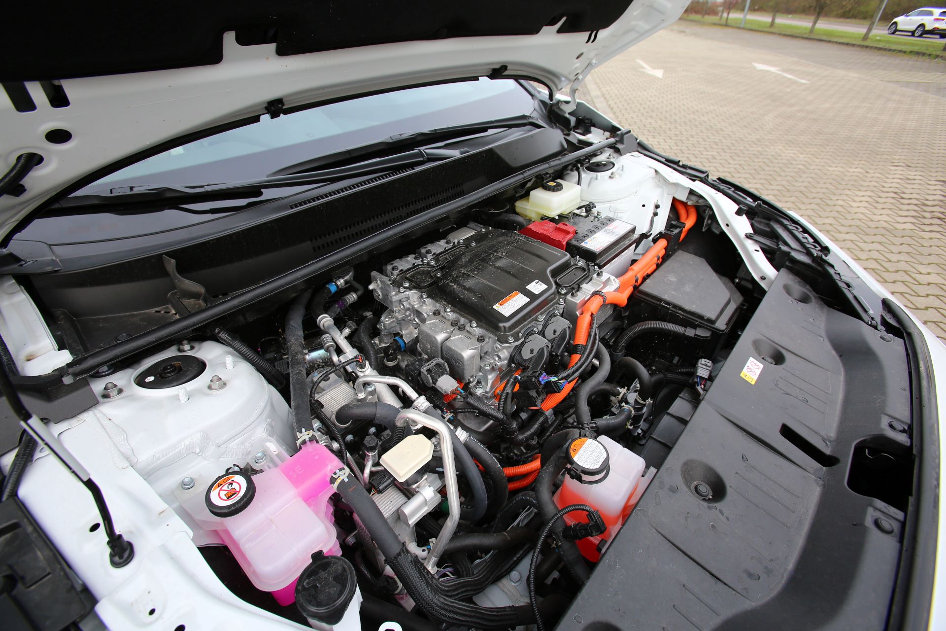 villanymotor-toyota-bz4x-carnet-hir-10