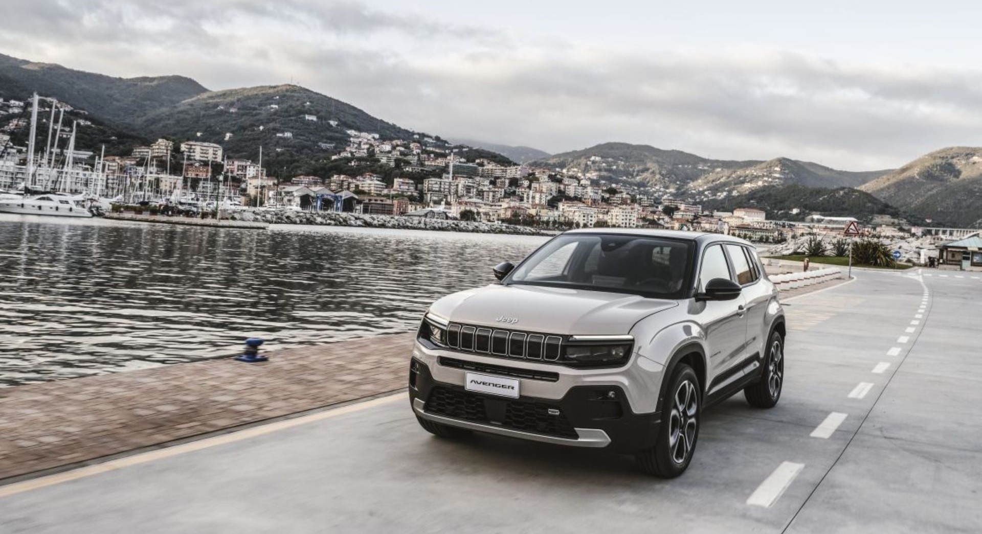 jeep-avenger-carnet-europai-markak-garancia