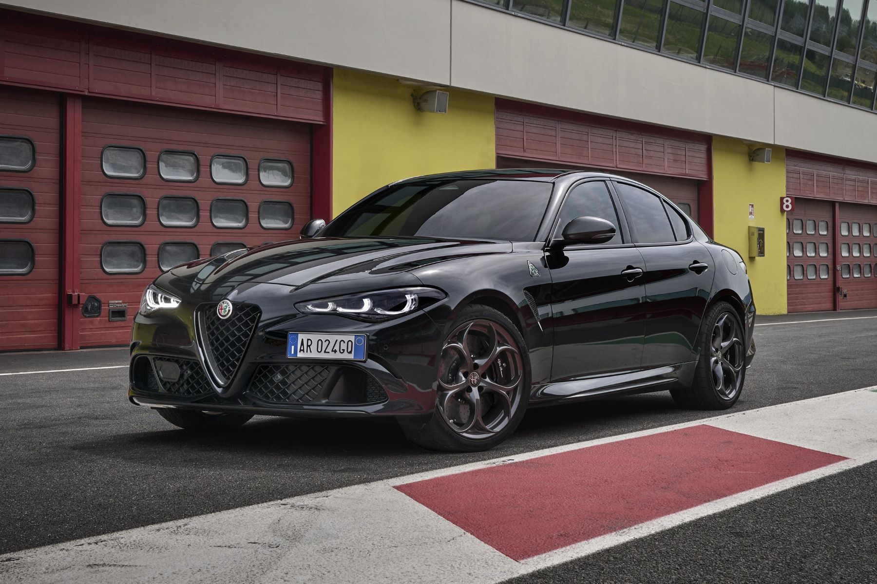carnet-sportmodellek-alfa-giulia-hir-8