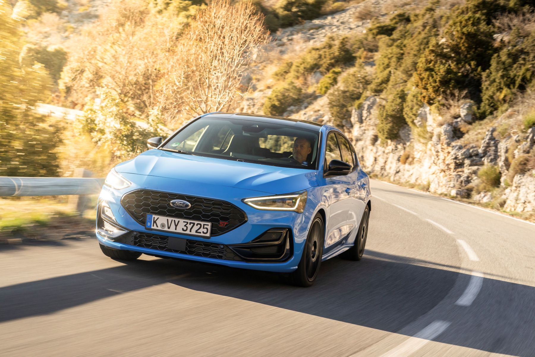 carnet-sportmodellek-ford-focus-st-azura-edition-hir-5