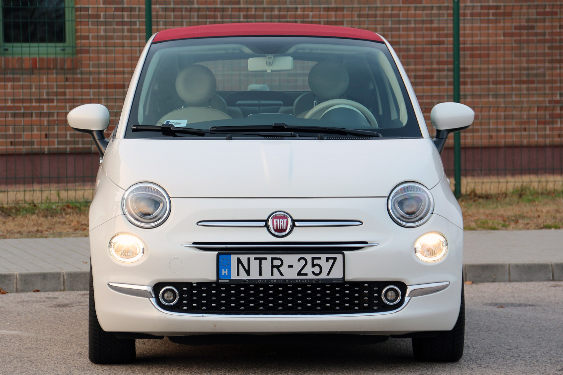 hasznalt-kabrio-fiat-500-c-carnet-hir-1