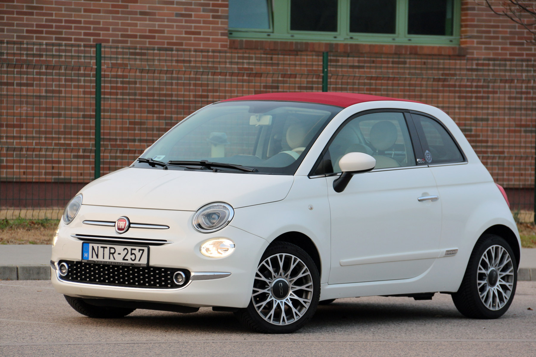 hasznalt-kabrio-fiat-500-c-carnet-hir-2