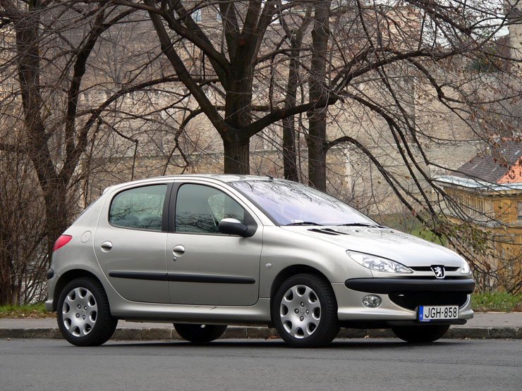 peugeot-206-olcso-hasznaltautok-carnet-hir-30