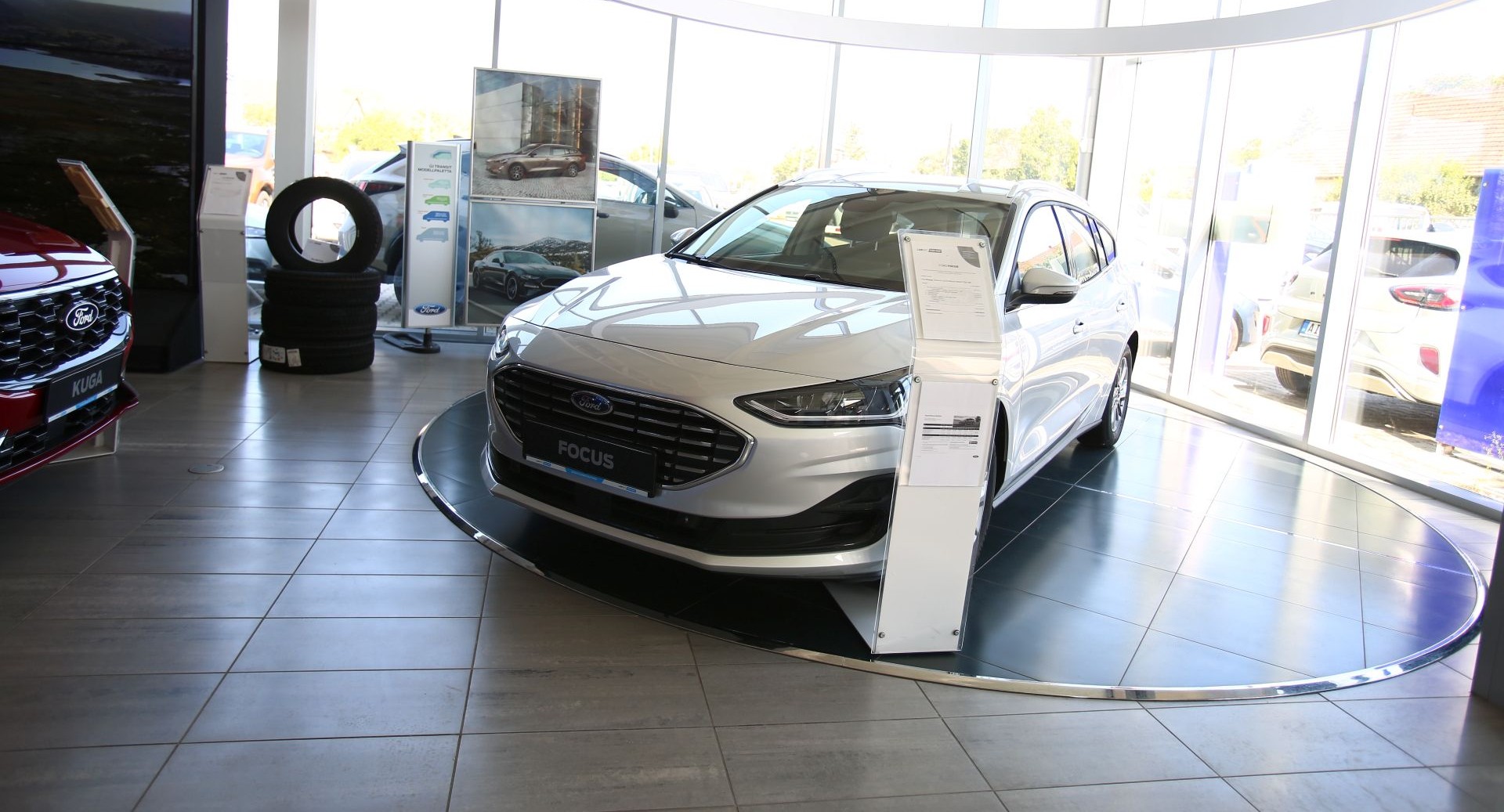 ford-carnet-gyor-uj-auto-raktarbol-vagy-gyartasbol-4