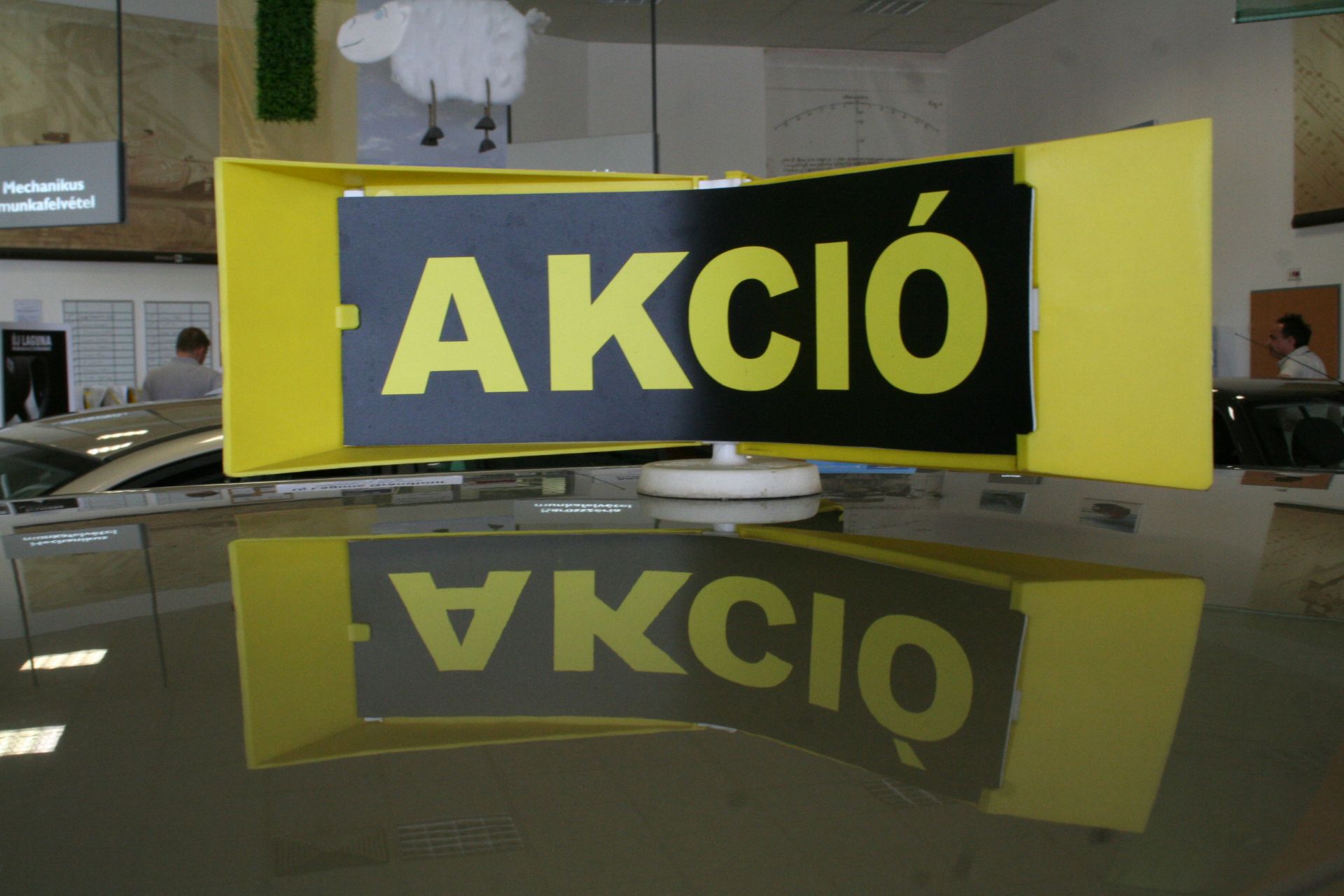renault-akcio-hir-uj-auto-raktarbol-vagy-gyartasbol-carnet