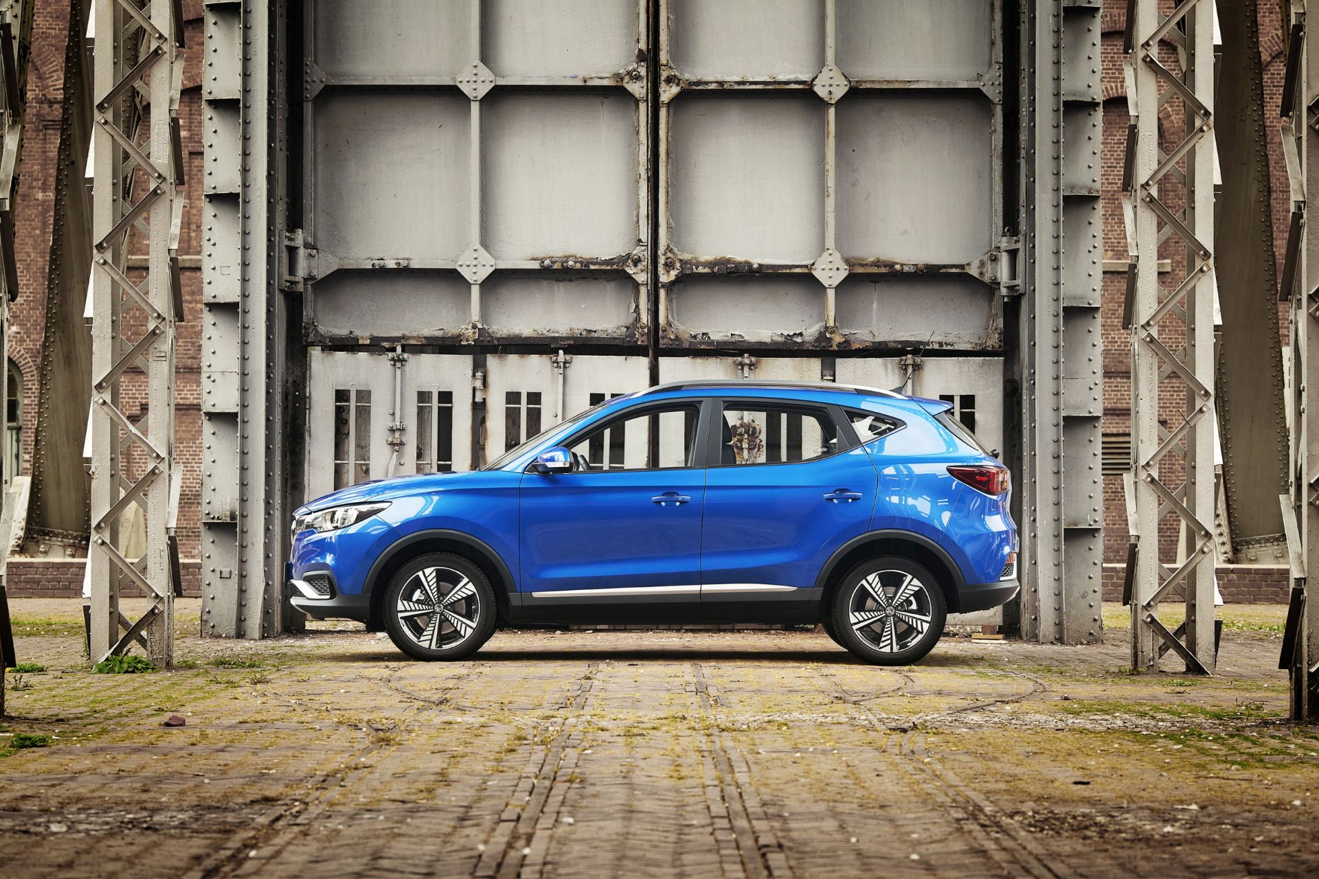 legolcsobb-uj-autok-mg-zs-ev-carnet-hir-2