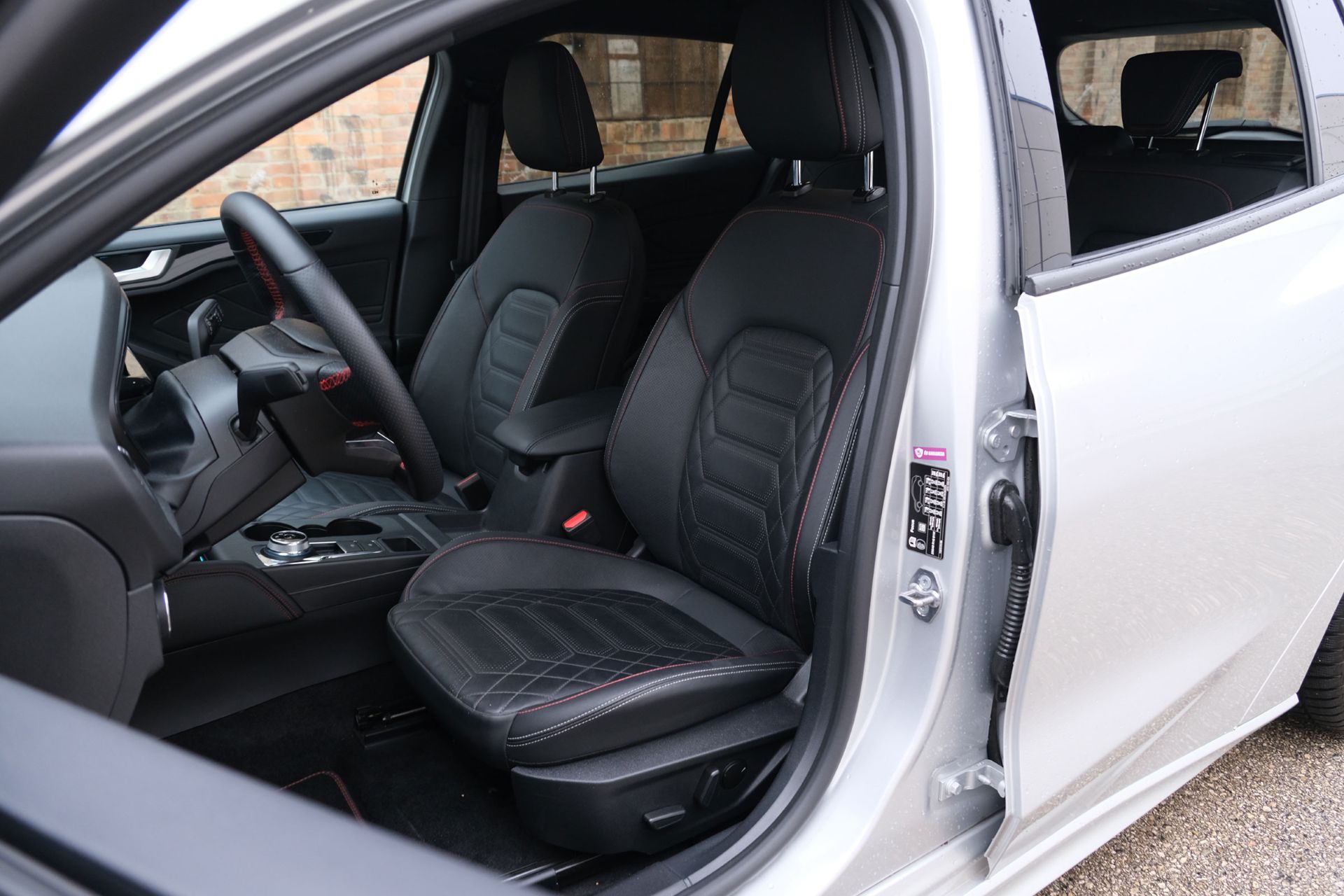 kompakt-kombik-ford-focus-carnet-hir-7