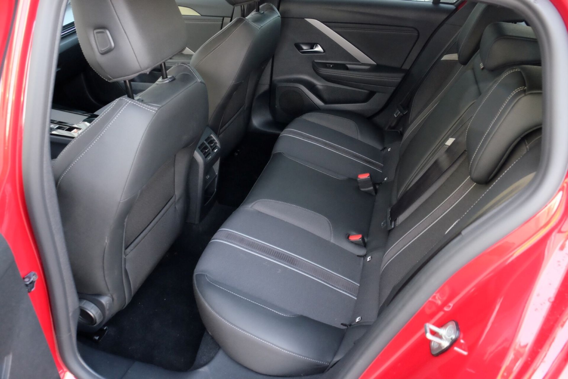 opel-astra-st-carnet-hir-3-kompakt-kombik-2