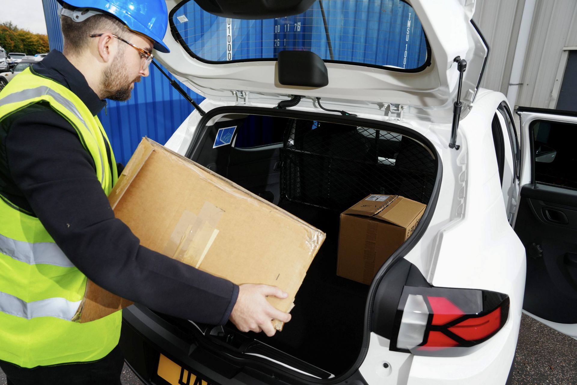 uj-dacia-spring-cargo-carnet-hir-5