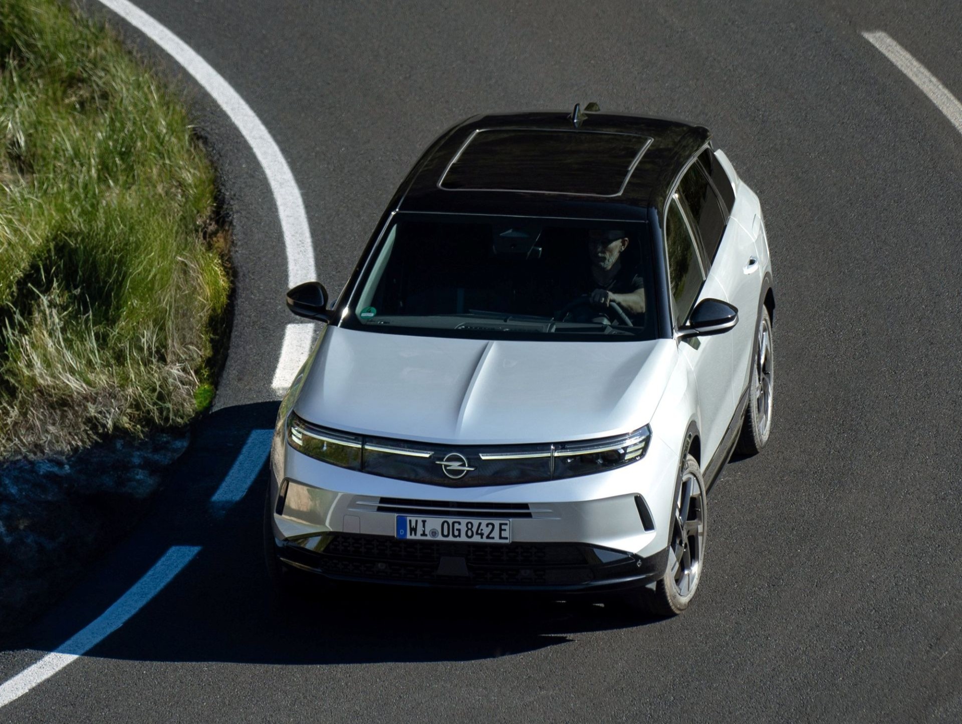 opel-grandland-plug-in-hybrid-carnet-hir-2