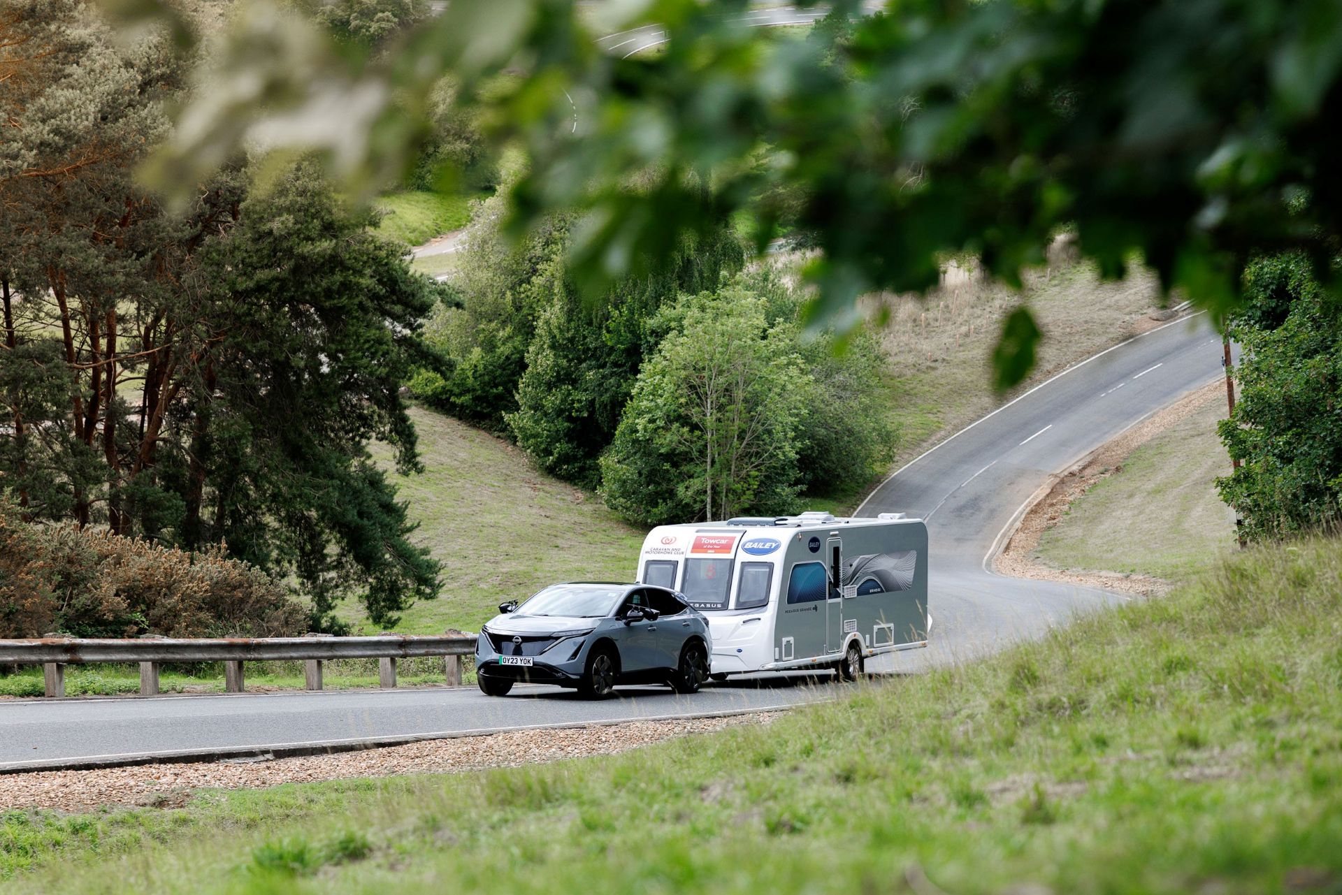 nissan-ariya-vontatas-carnet-hir-5