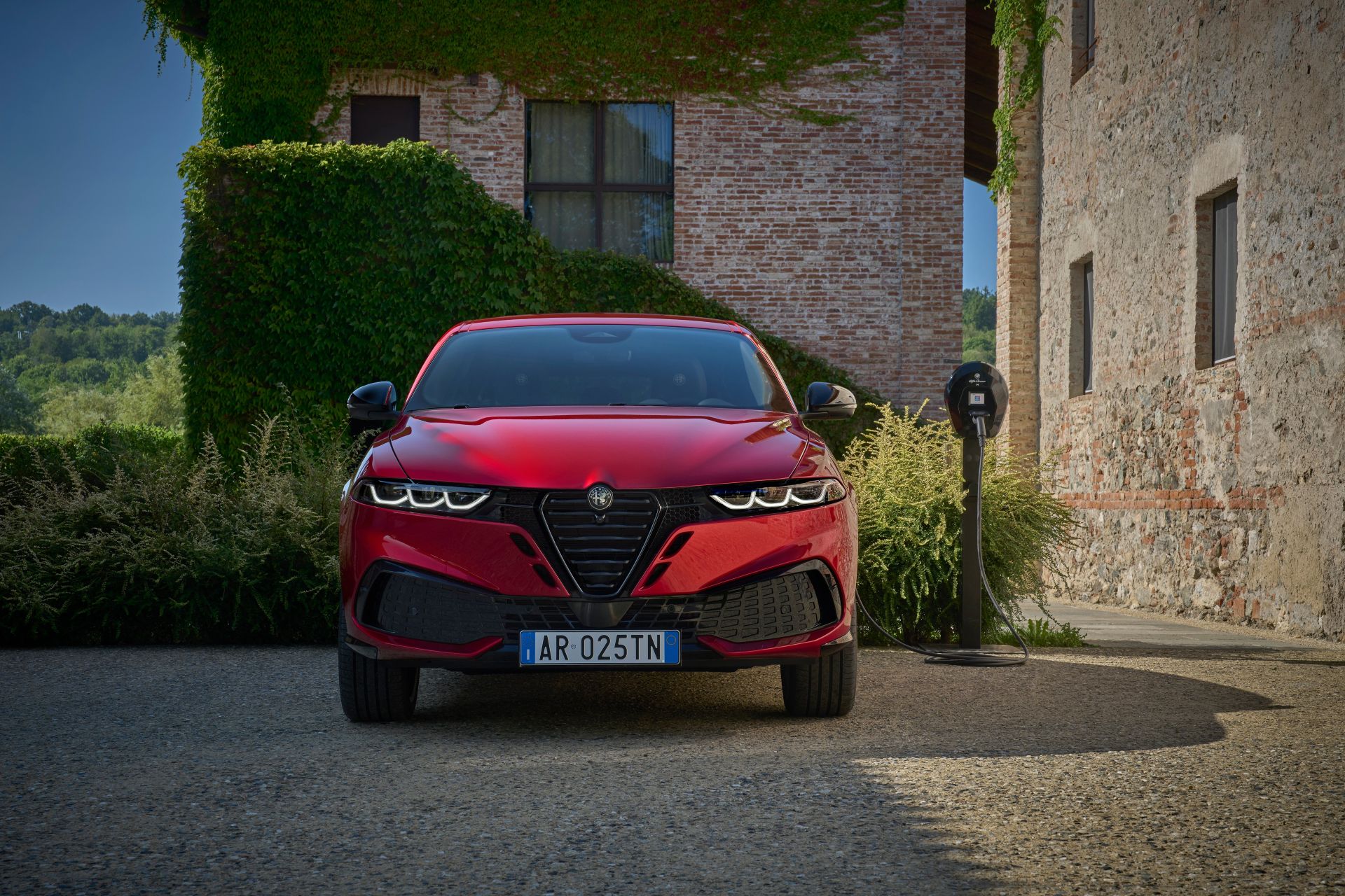 uj-alfa-romeo-tonale-carnet-hir-2