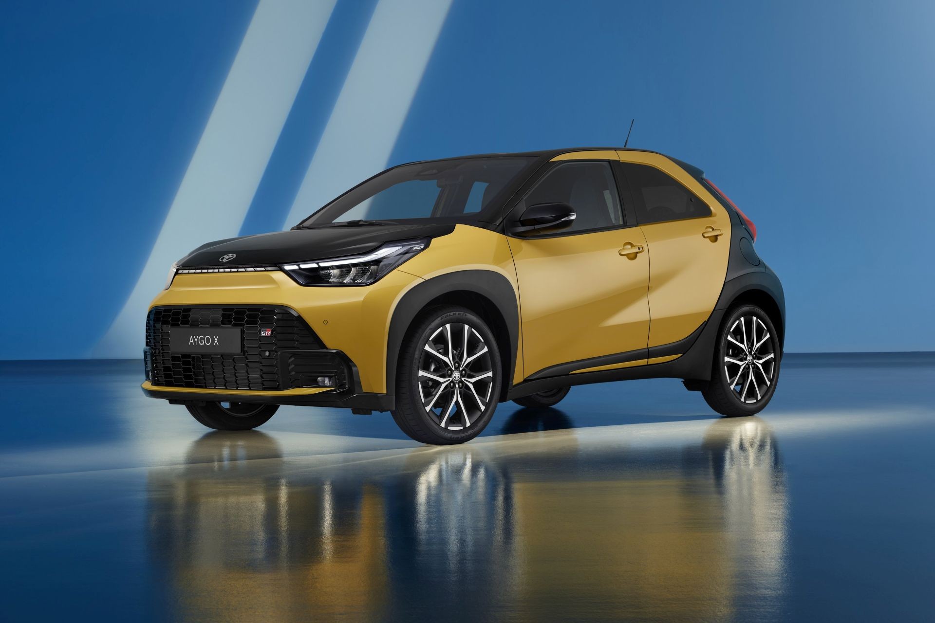 2025-aygo-x-sport-carnet-hir-3