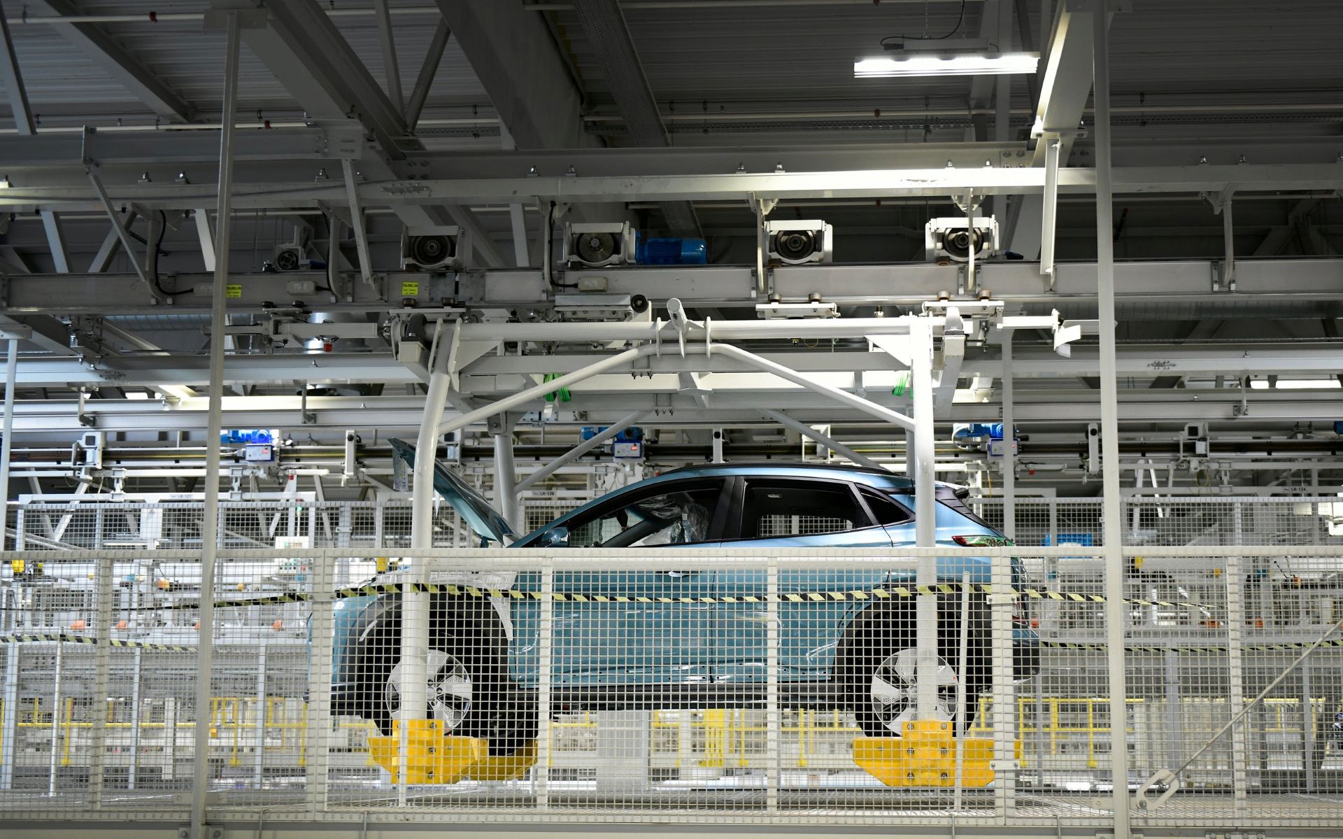 hyundai-kona-electric-werk-carnet-hir-4