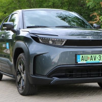A kötelezőt  hozza a legkisebb elektromos Toyota