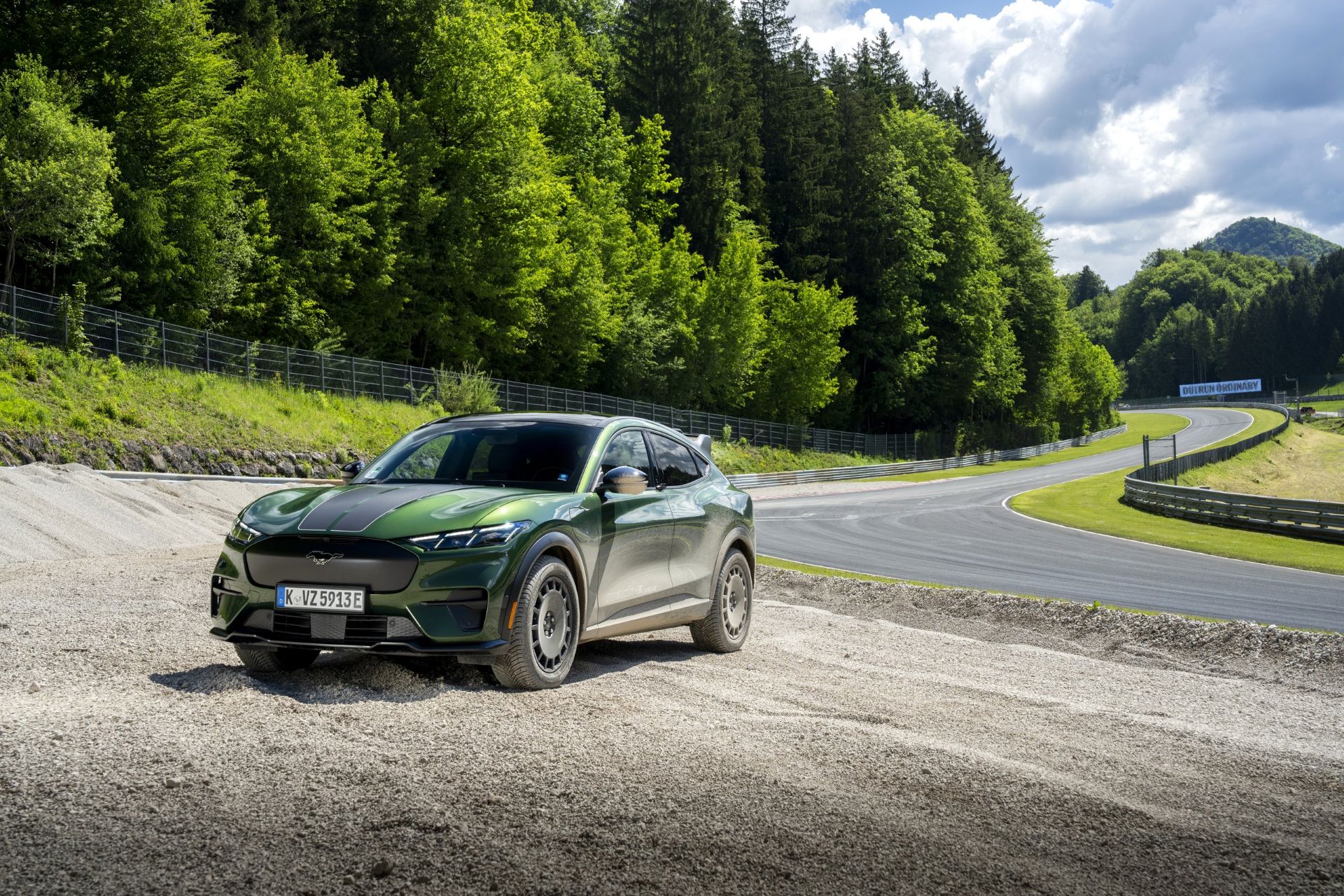 2026-ford-mustang-mach-e-rally-carnet-hir-5
