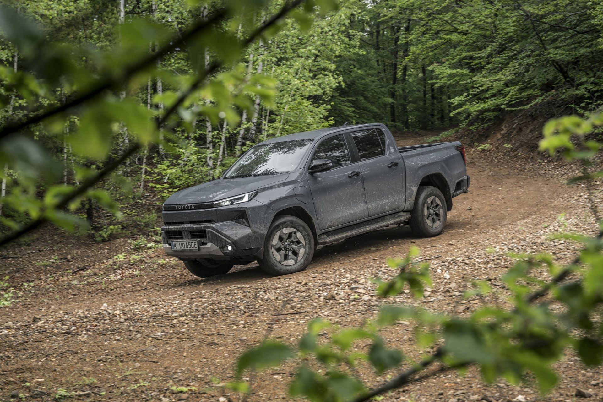 2026-toyota-hilux-bev-carnet-hir-2