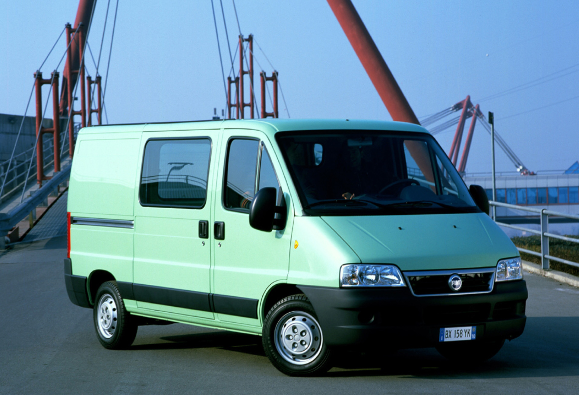 hyundai-nova-lab-carnet-hir-3