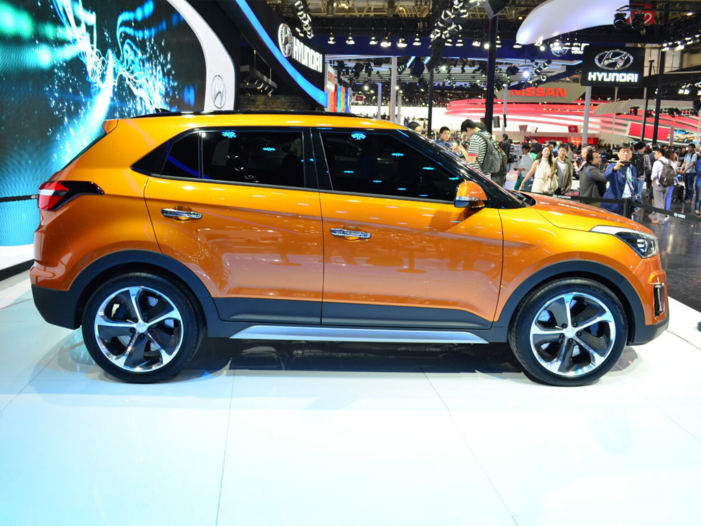 hyundai-ix-25-oldalrol