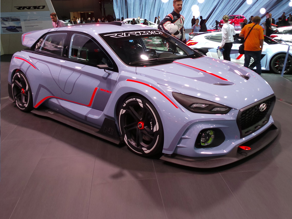 hyundai-i30-tcr-kinaban-debutal-ncsoport
