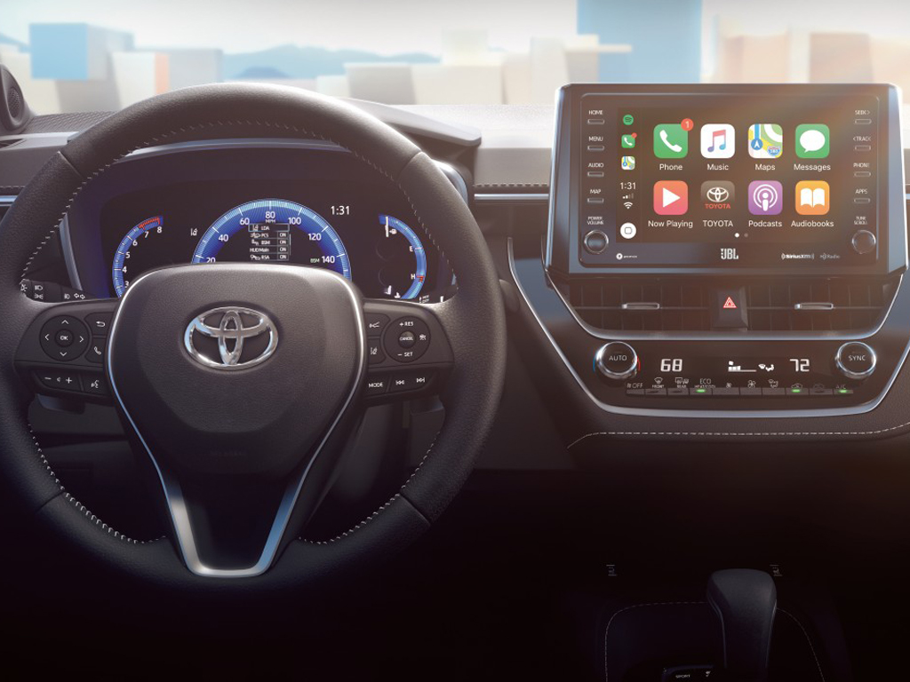 uj-amerikai-toyota-corolla-interior-multimedia