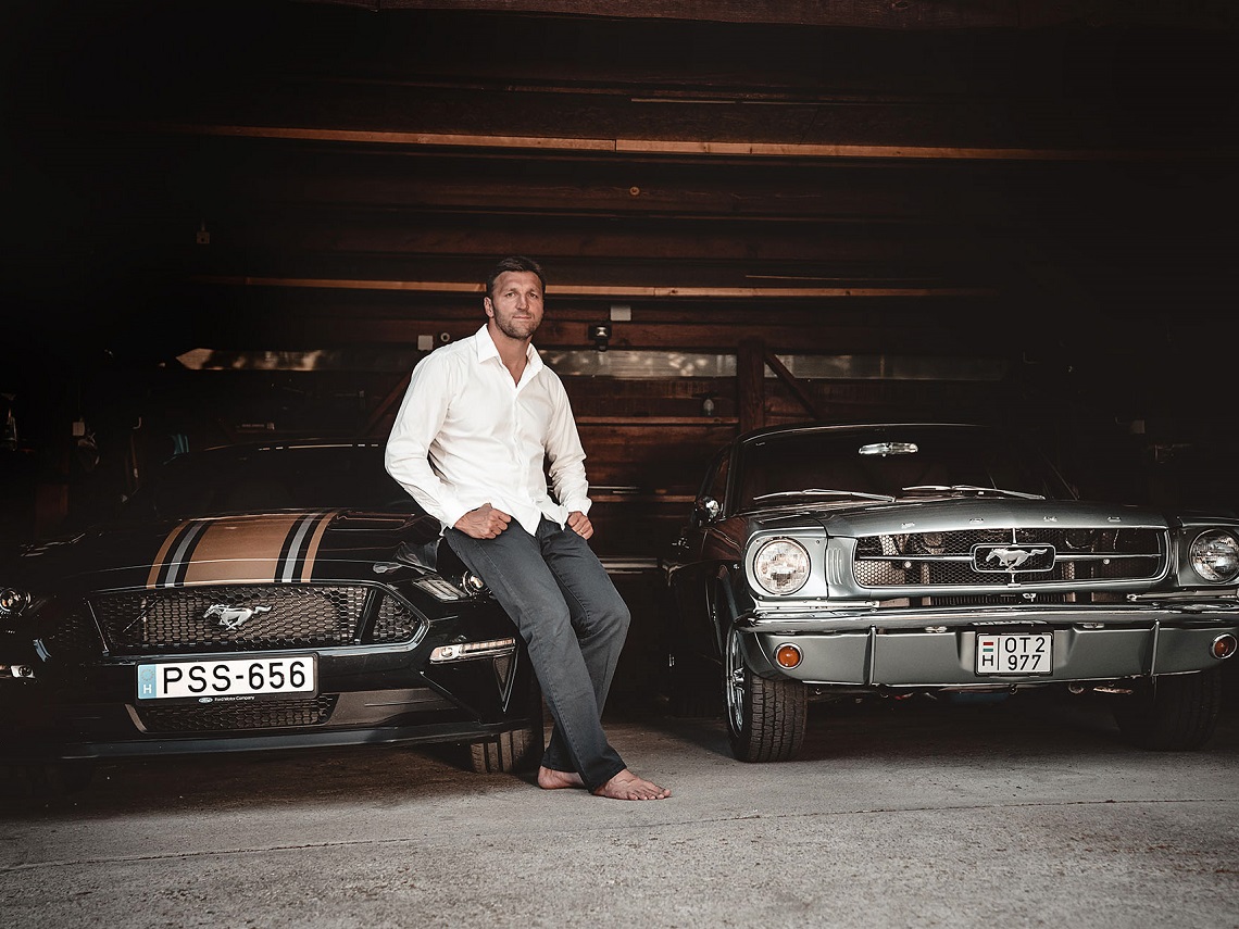 ford-mustang-kiss-gergely