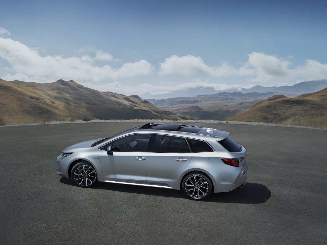 toyota-corolla-touring-sports
