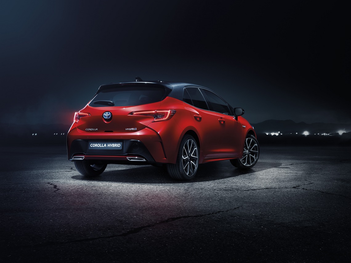 toyota-corolla-touring-sports-1