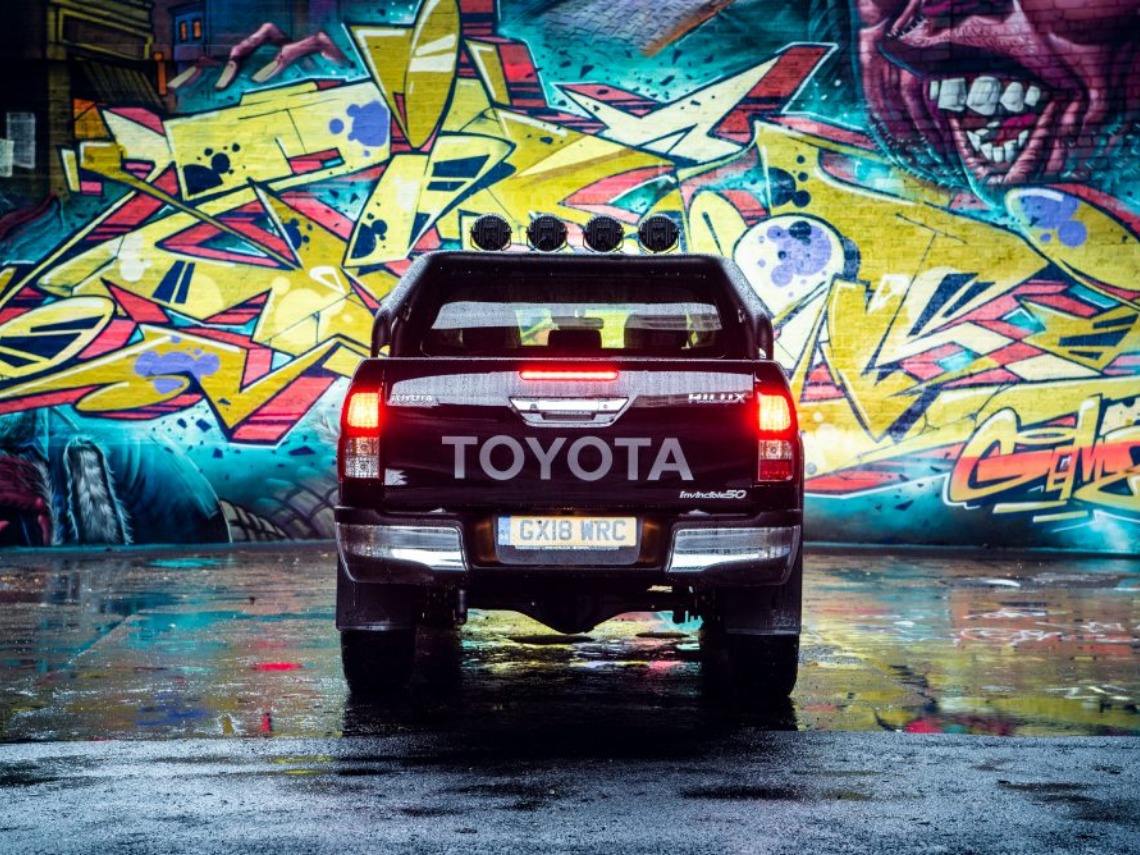 toyota-hilux-invincible-50-limitalt-kiadas