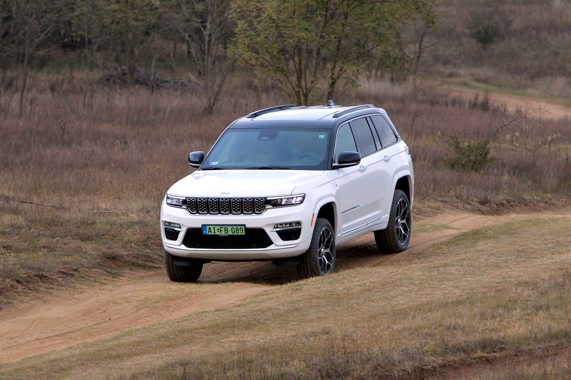 Teszt: Jeep Grand Cherokee 4xe Summit Reserve