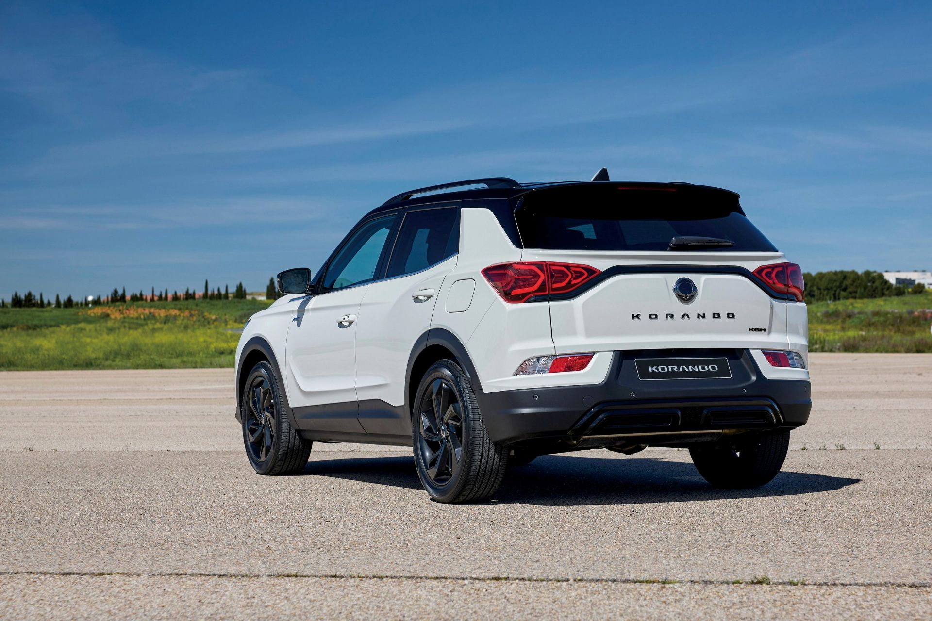 kgm-korando-black-edition-carnet-hir-2