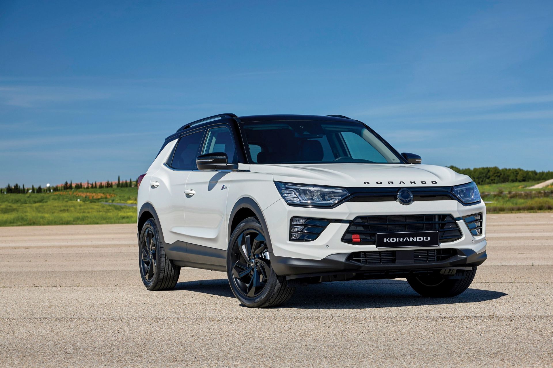 kgm-korando-black-edition-carnet-hir