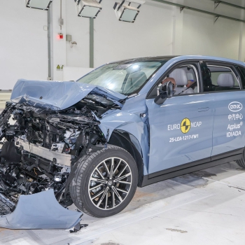 Bravúrosan vigyáz a családra a Leapmotor B10