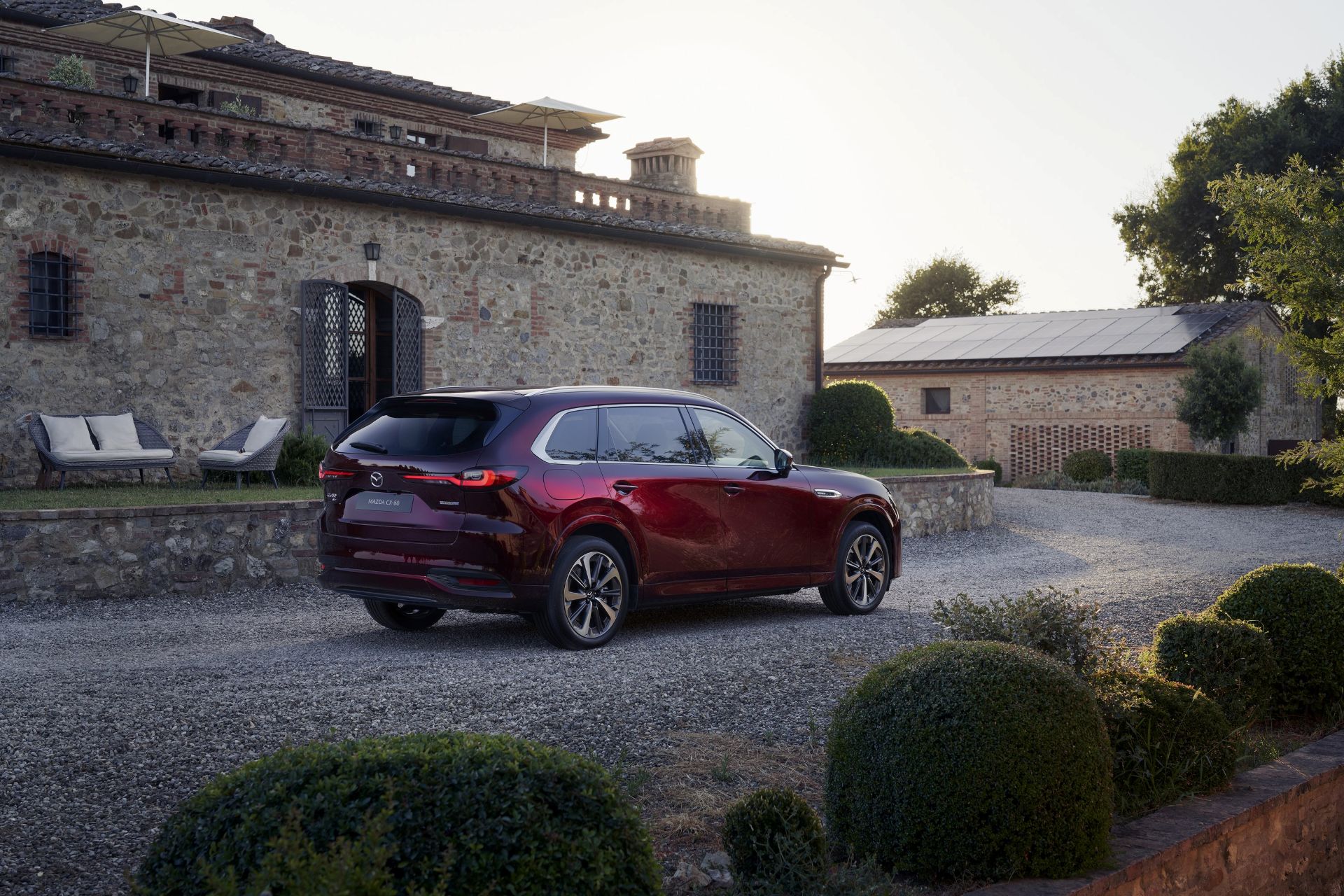 2024-mazda-cx-80-charging-carnet-hir-2