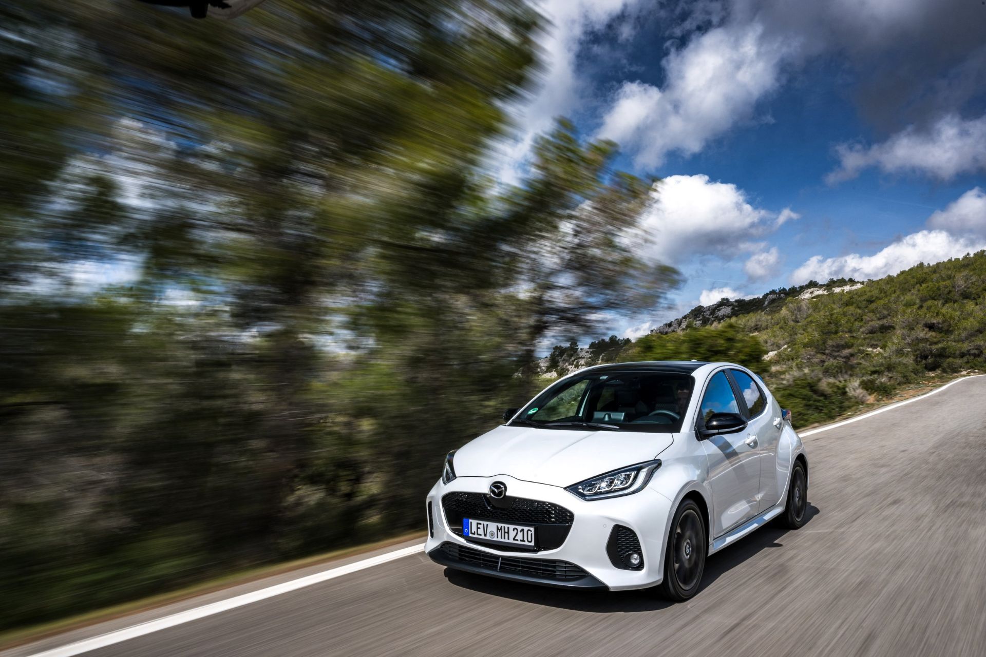 2026-mazda2-hybrid-carnet-hir-11