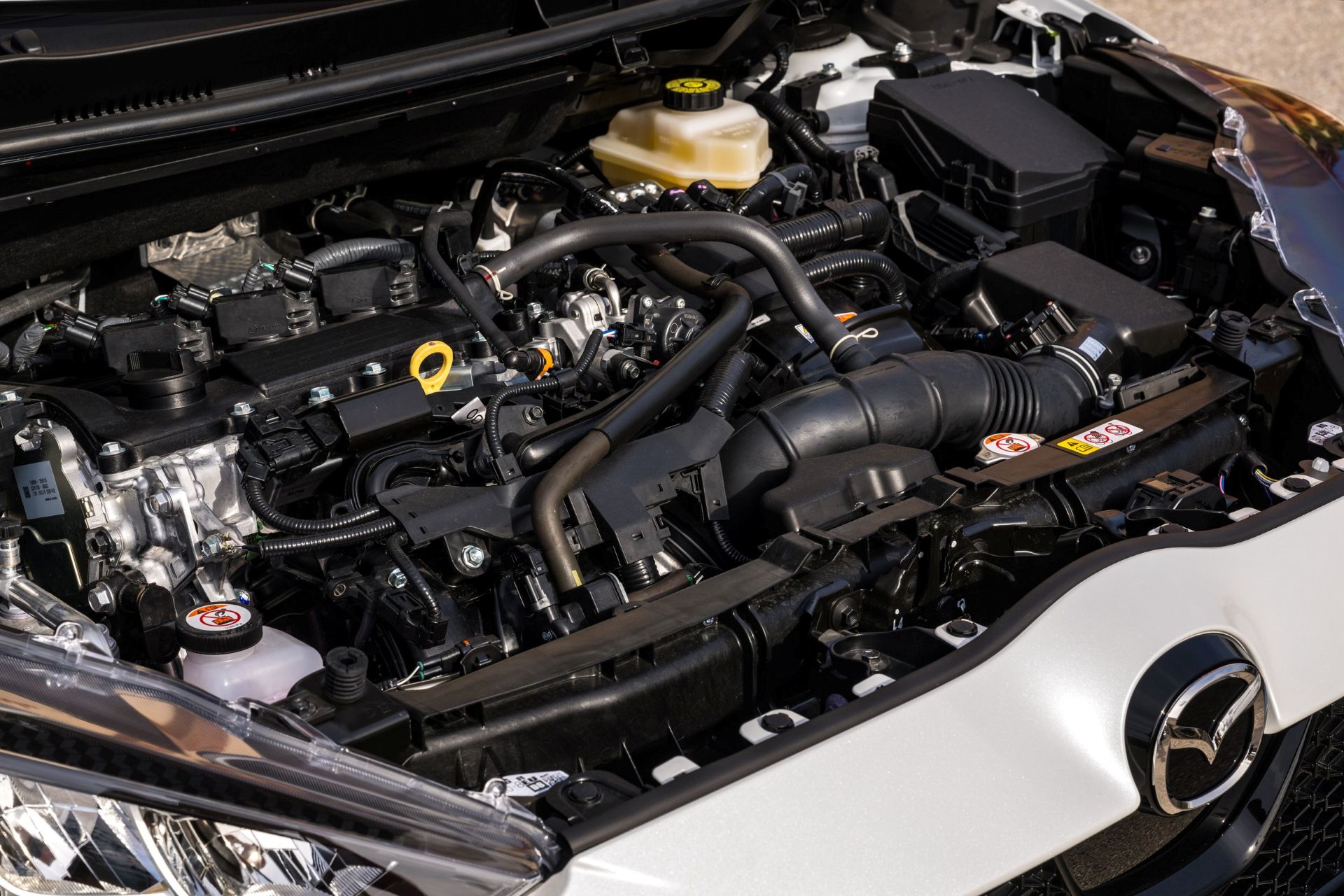2026-mazda2-hybrid-carnet-hir-13