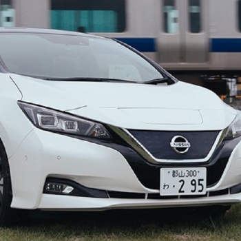 nissan-leaf-vonat