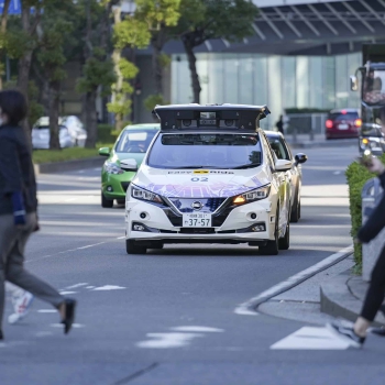 Hamarosan vezetni sem kell a Nissanokat