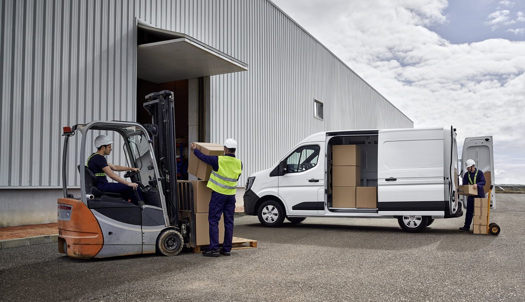 uj-nissan-interstar