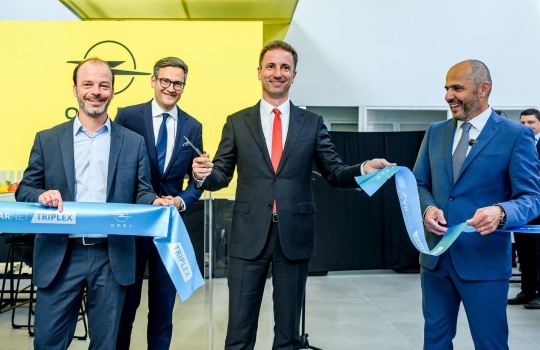 Opel kereskedést nyitott a CarNet