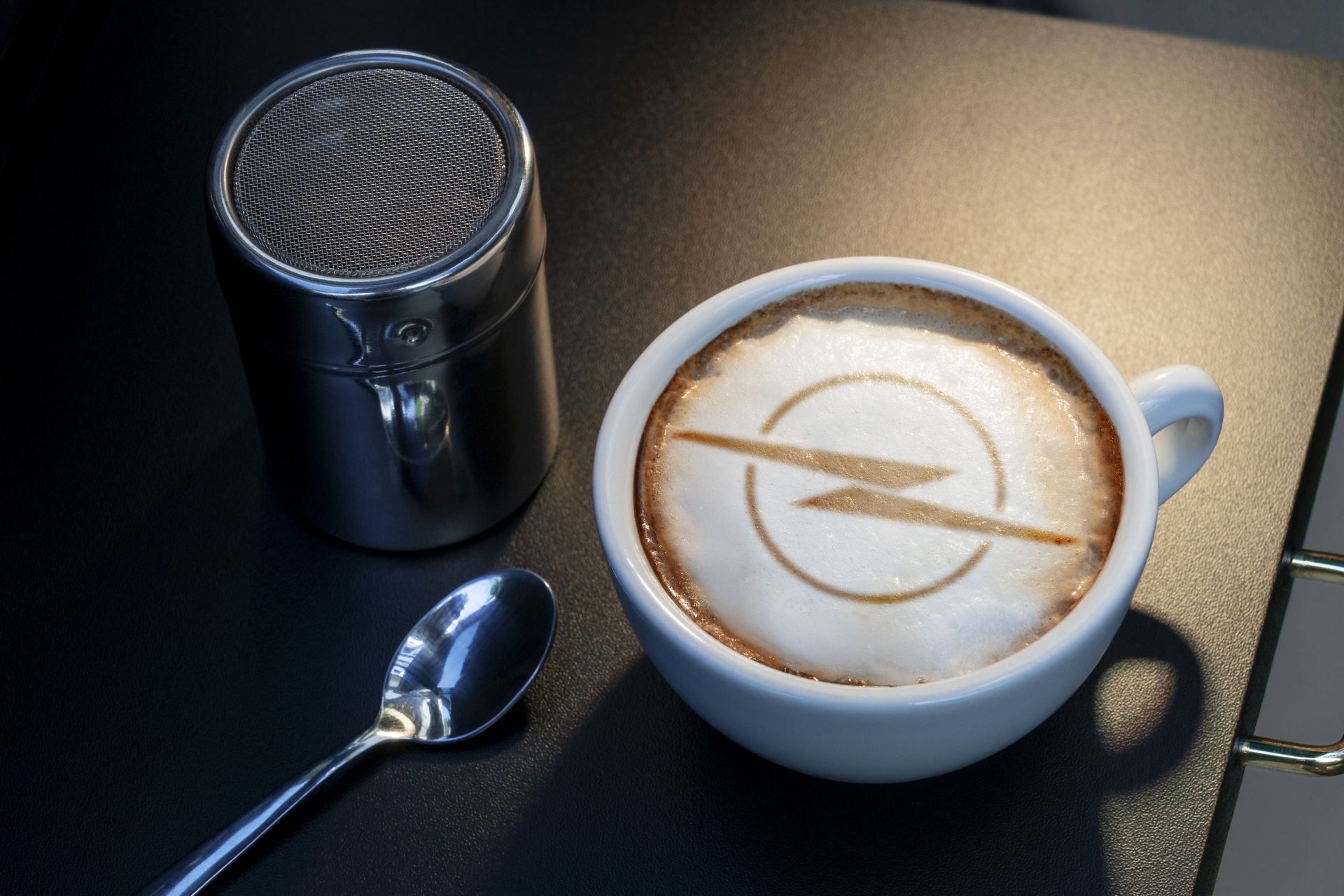 opel-mokka-electric-coffee-carnet-hir-4