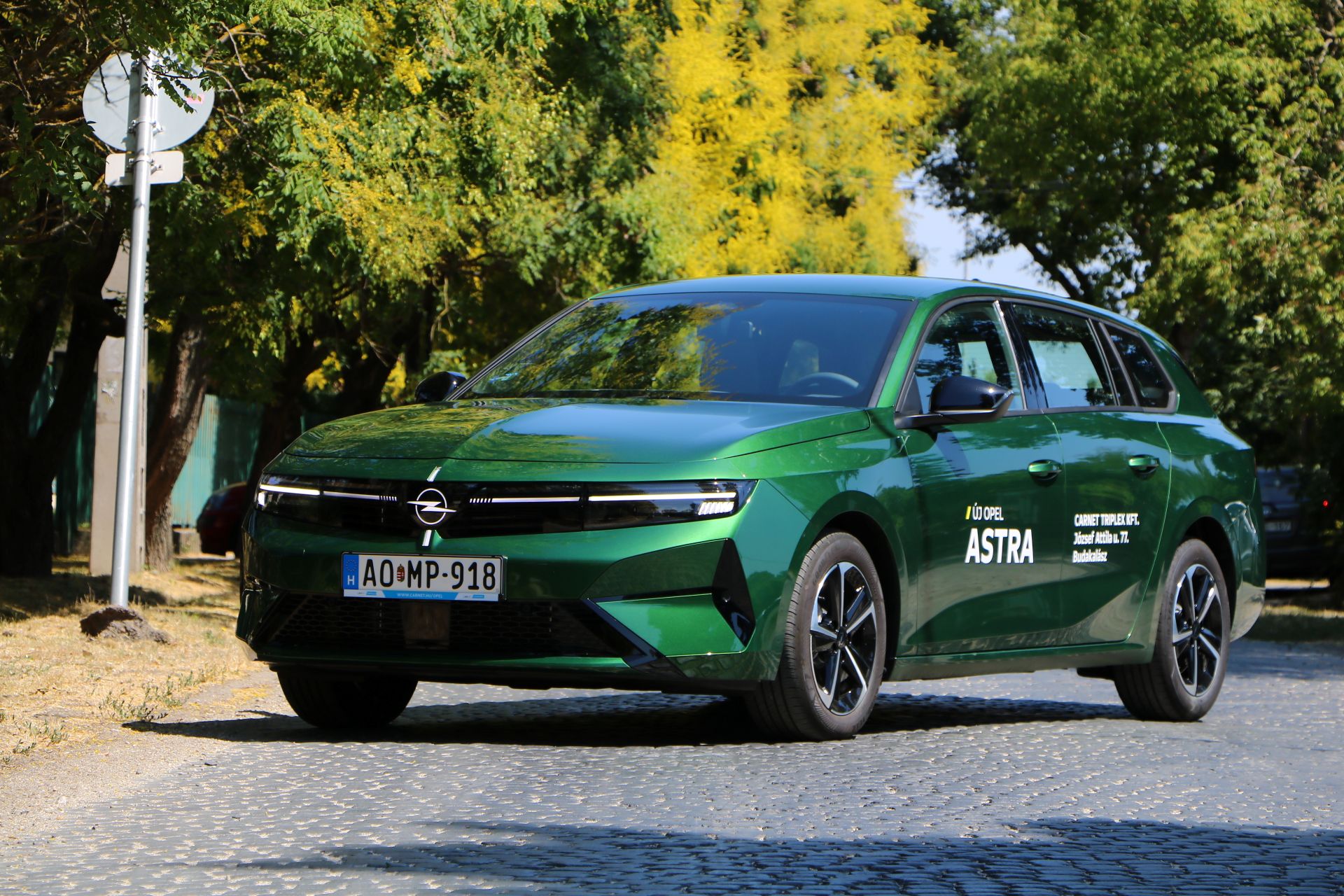 Teszt: Opel Astra Sports Tourer 1.2 MHEV