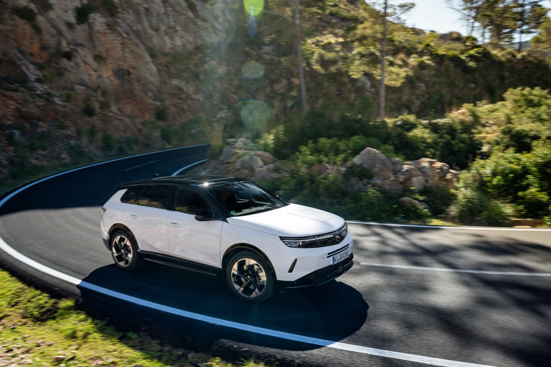 opel-grandland-plug-in-hybrid-carnet-hir-3
