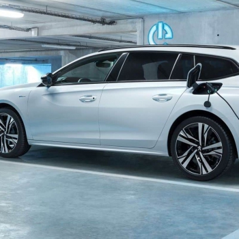 Új Peugeot Plug-in hibrid