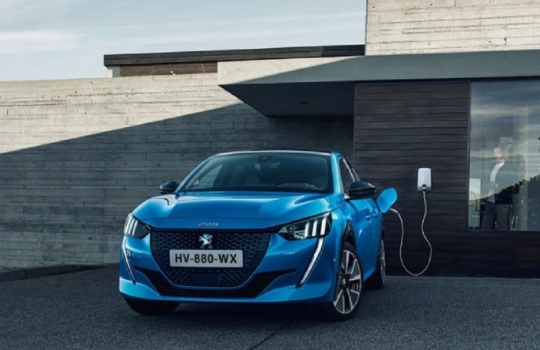Peugeot-208