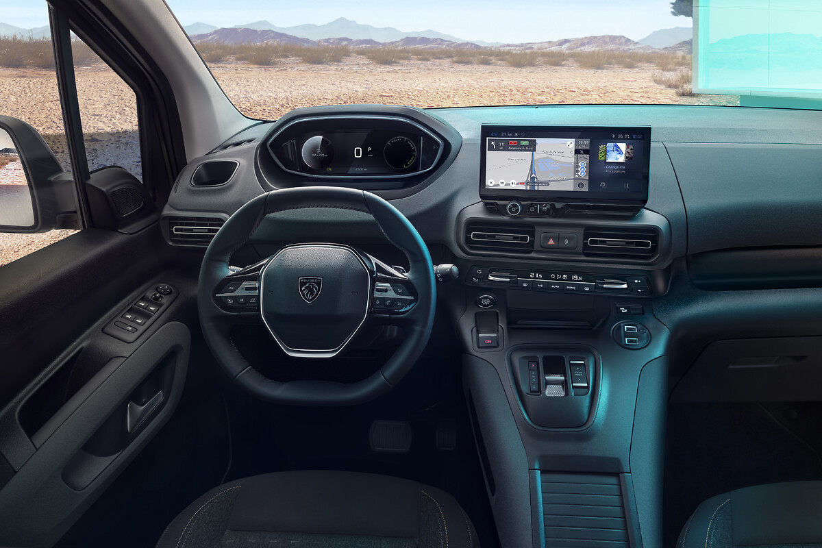 uj-peugeot-e-rifter-carnet-hir