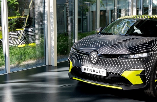 new-renault-megane-e-tech