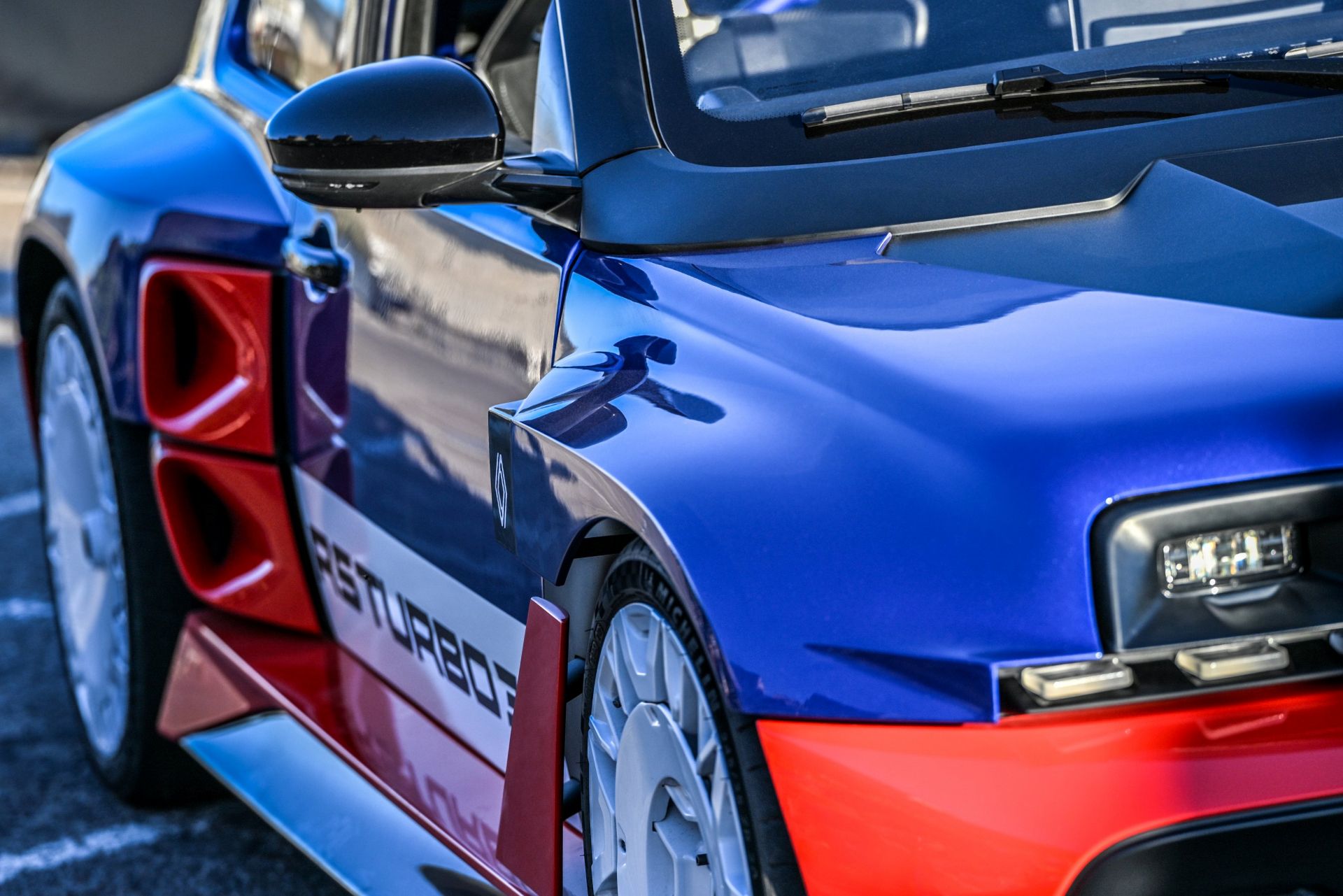 renault-5-turbo-3e-at-the-historic-tour-de-corse-carnet-hir-15