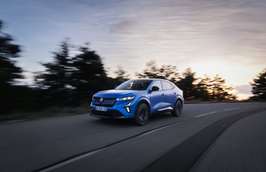 Intelligencia költözik a Renault-kba