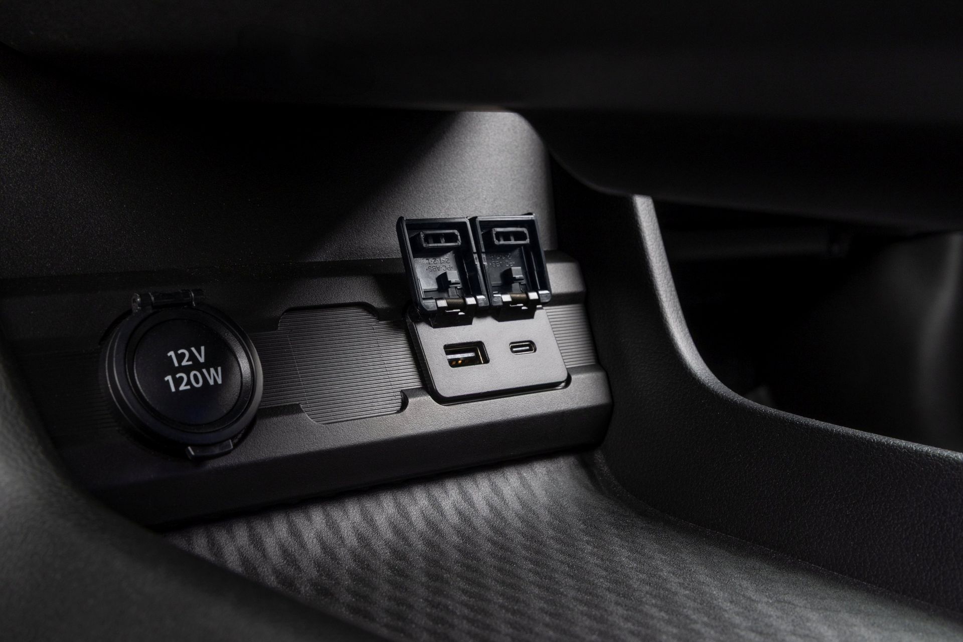 uj-suzuki-e-vitara-carnet-hir-8